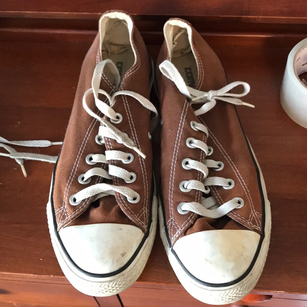 Brown converse size 10
